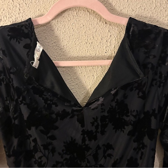 Rewind Juniors' Faux Wrap Bodycon Velvet Dress Size M Christmas Long Sleeve - Picture 5 of 15